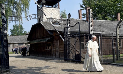 Pope mourns Holocaust victims at Auschwitz