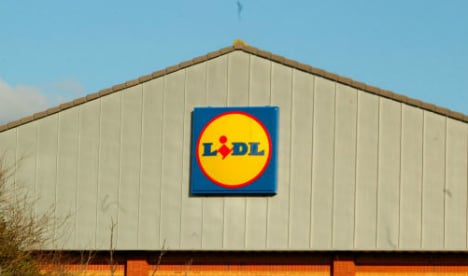 Couple plant bomb at Lidl to earn place in the Spanish sun