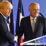 Johnson hails France in Paris (while speaking French)