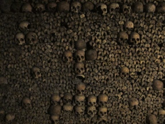 Do you know the story of the mystery theatre in the Paris catacombs? 