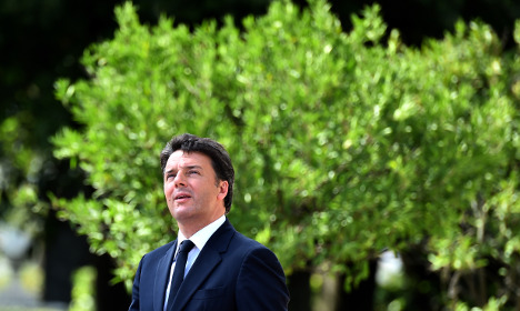 Italy's Renzi prepares for stormy autumn