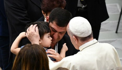 Pope calls for ‘dialogue’ as meets Nice bereaved