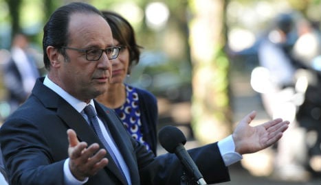 Hollande vows to 'completely dismantle' Calais Jungle