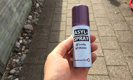 Danish nationalists hand out cans of 'refugee spray'
