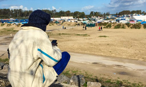 80 migrants leave Calais 'Jungle' camp for university