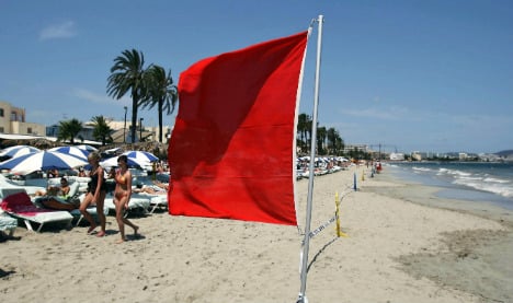 Lifeguards ignored drowning tourist 'for not waving enough'