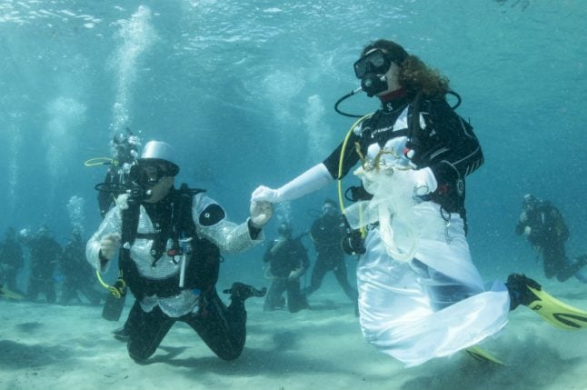 This Italian couple had a magical underwater wedding