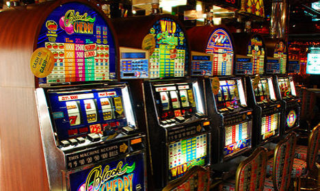 Italian shopkeepers launch legal challenge against slot machine bans