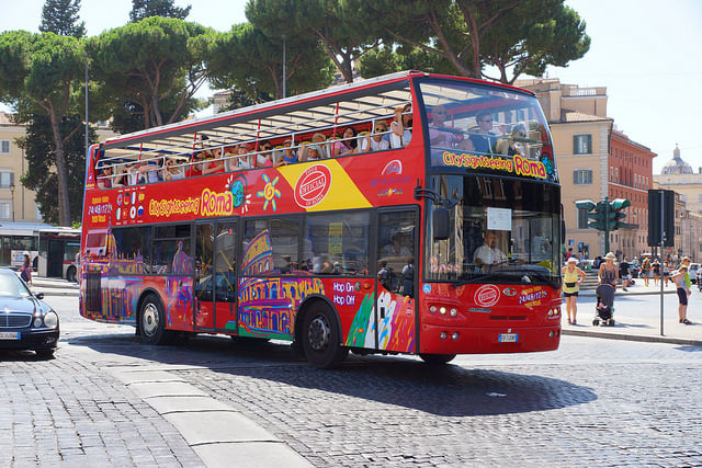 Rome cracks down on tourist buses in historic centre