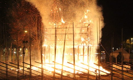Sweden's Christmas goat burned down on opening day