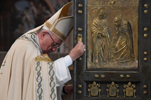 Pope Francis grants priests the right to forgive abortion