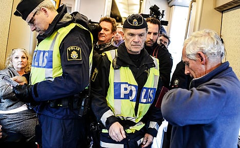 Danish commuters will face Sweden’s ID checks into 2017