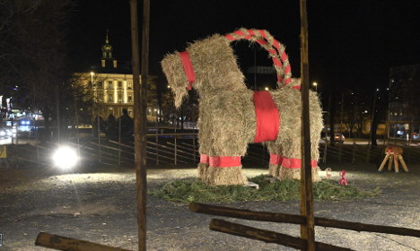 No fire, but: Gävle’s baby yule goat run over by car
