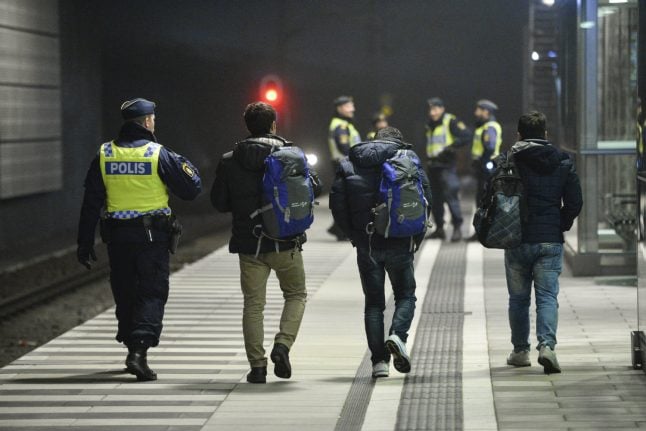 Number of asylum seekers to Sweden dropped sharply in 2016