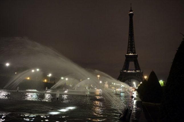 Paris to switch off Eiffel Tower lights for Aleppo