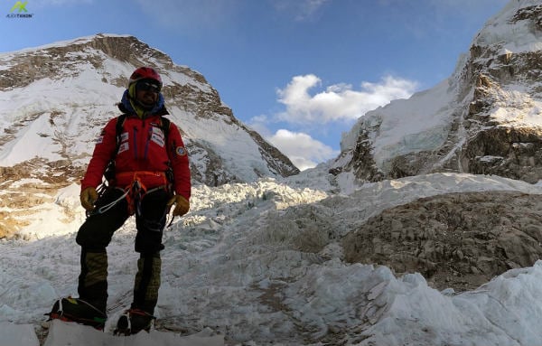 Spaniard attempting winter climb without oxygen evacuated from Everest