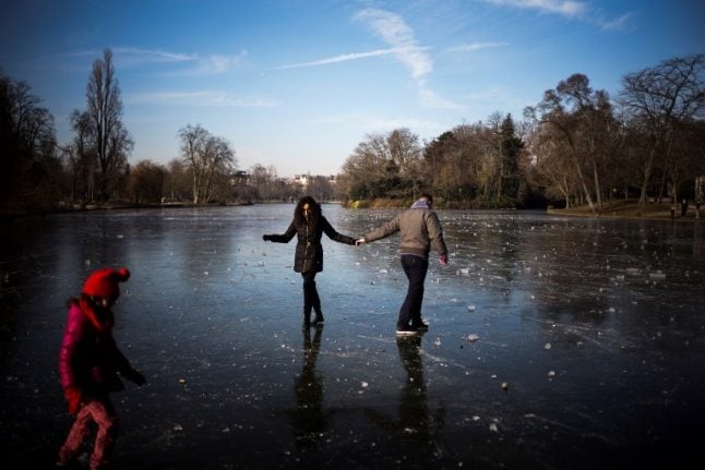 IN PICTURES: Paris freezes over