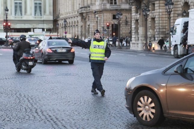 Paris pollution prompts first vehicle ban under new sticker system