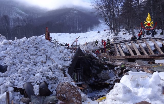 Video: This is Italy’s avalanche hotel one week after the disaster