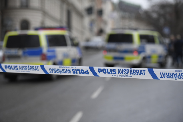 Police bomb squad investigates suspicious object found at Stockholm square