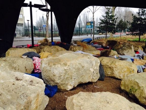 Paris deploys 'anti-migrant boulders' to thwart makeshift refugee camps