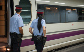 Moroccan man sparked panic on a train in Catalonia with fake bomb threat