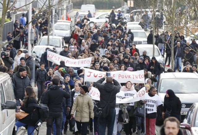 why-people-in-the-poor-paris-suburbs-don-t-care-about-france-s-election