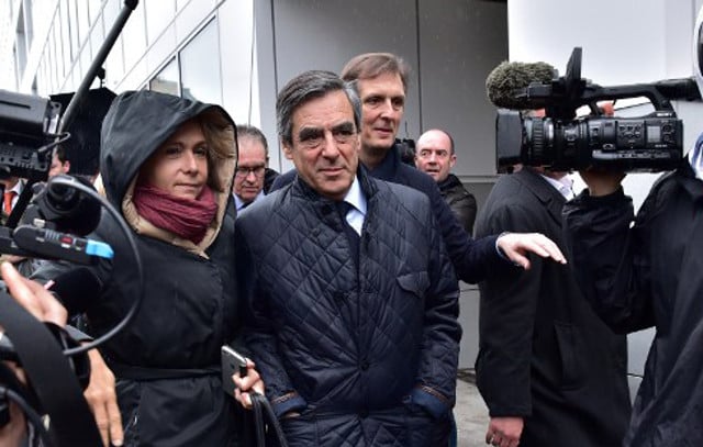 Fillon's hopes boosted as Republicans party pledges 'unanimous' support