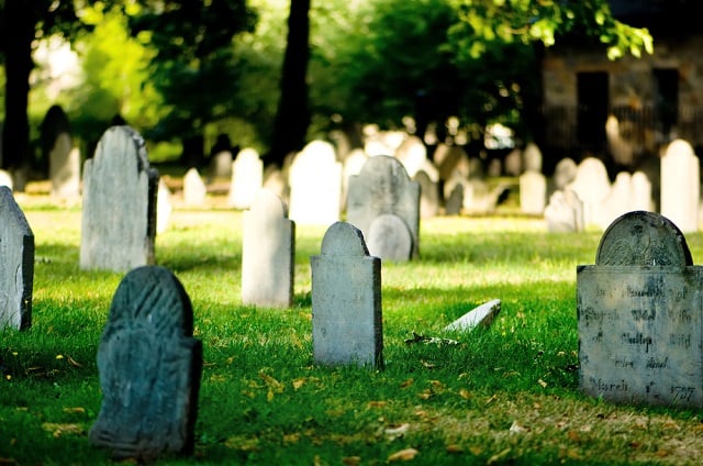 Funeral halted after corpse mix-up