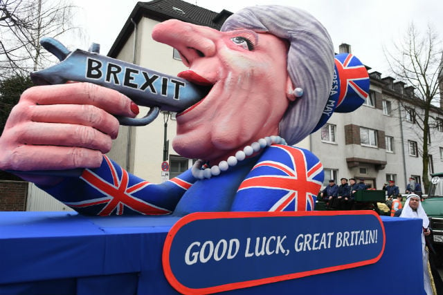 Düsseldorf’s Brexit suicide float off to London to join pro-EU movement