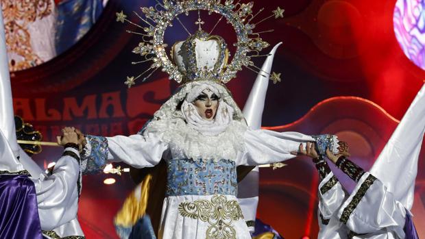Carnival drag queen causes outrage with ‘blasphemous’ performance as Virgin Mary