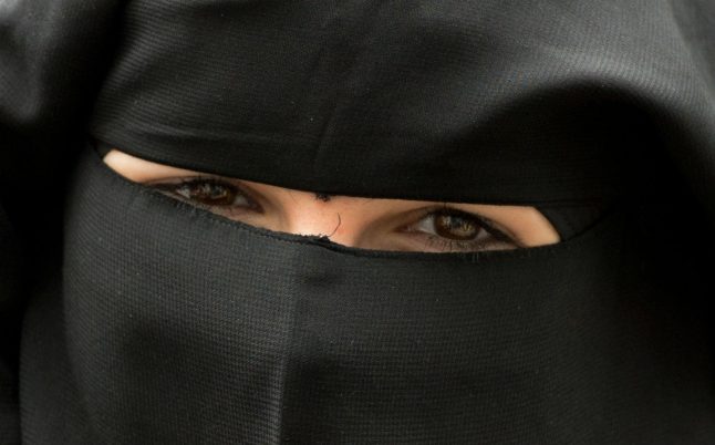 Bus driver faces fine for refusing ride to niqab-wearing woman
