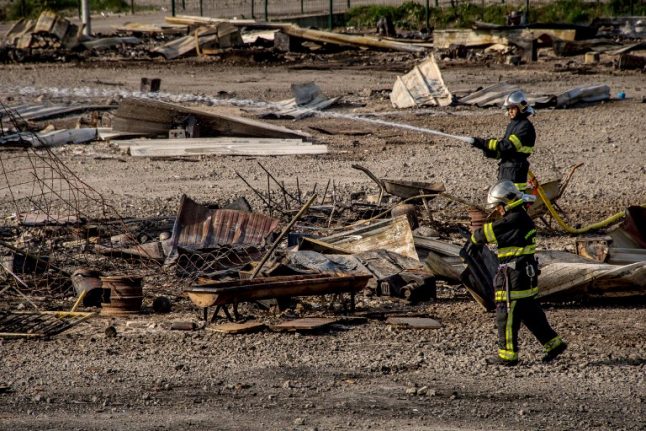 'Up to 1,000' migrants still missing after blaze destroys camp in northern France
