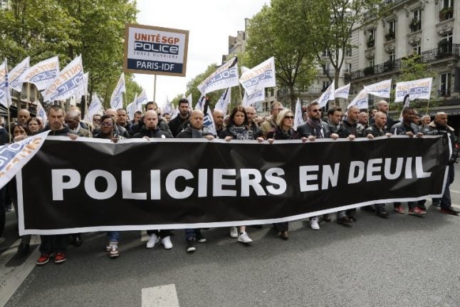 Thousands of Paris cops urge Le Pen and Macron to 'hear their anger'