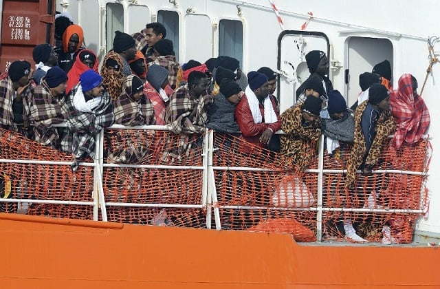 Easter weekend sees record numbers of migrants arrive in Italy