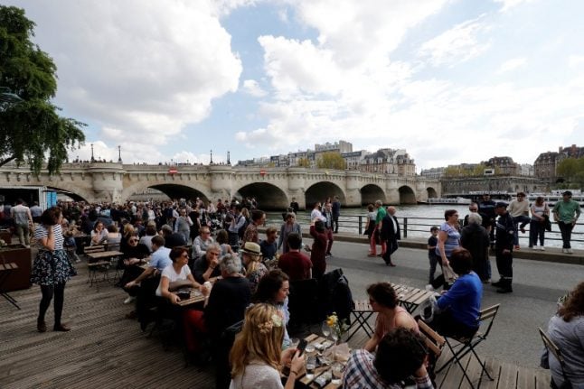 ‘Long live fresh air’: Paris mayor opens car-free river bank