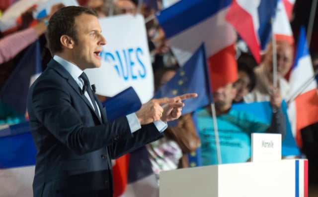 Macron to come under fire from all sides as 11 candidates prepare to face off