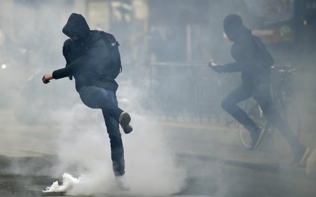 French high school pupils clash with police in Paris anti-election demo