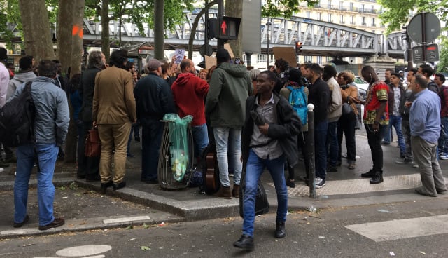Protest over 'no-go zone for women' in Paris immigrant district