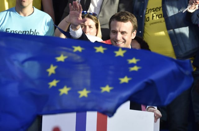 French election: Nervous Brussels 'crosses fingers' for Macron