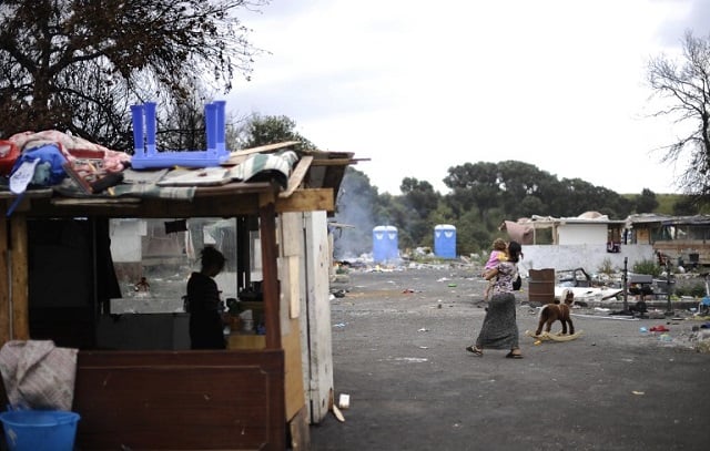 Rome mayor promises to close Roma camps in the capital