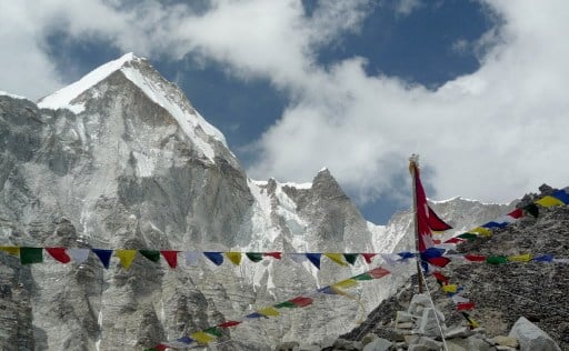 Climbers gather for funeral of Ueli Steck at monastery in Nepal