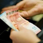 Vast majority of Germans never want to give up cash, poll shows