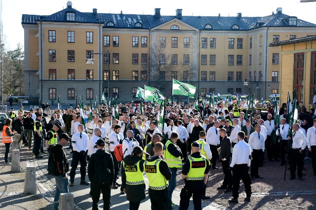 Swedish refugee centre evacuated before neo-Nazi march