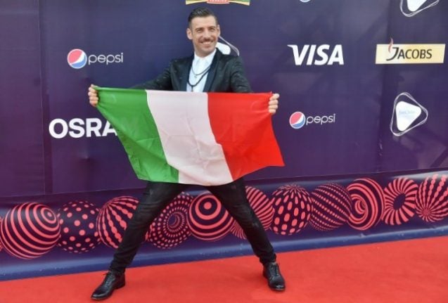 Italy's Eurovision entry takes aim at the 'selfie-addicted anonymous'