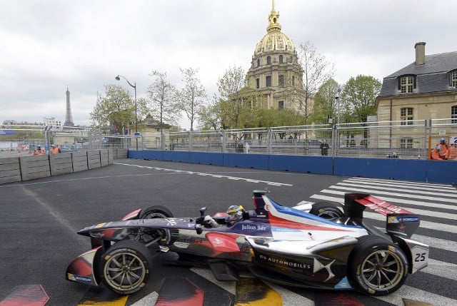 Central Paris gets set to become giant race track
