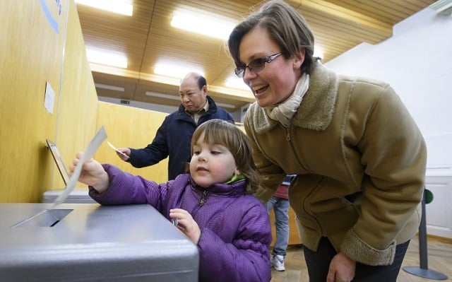 Two Swiss cantons get the go-ahead for online voting