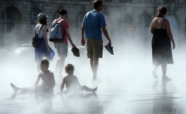 France's heatwave reaches peak as pollution spike hits Paris