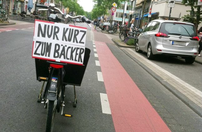 Cyclist blocks street to ‘pop into bakery’ and becomes internet hit
