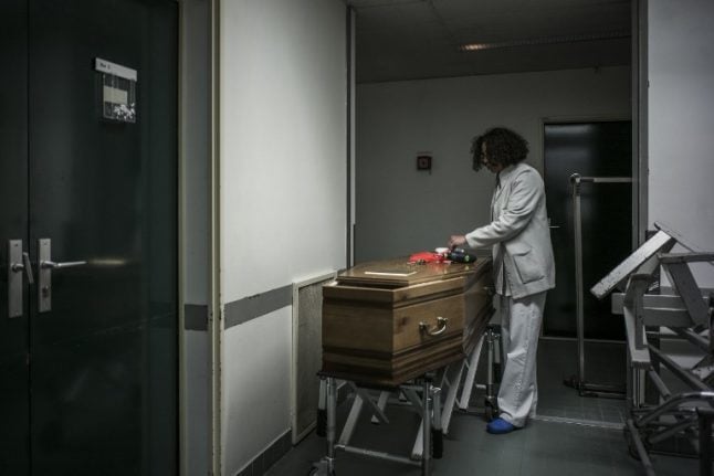 France lifts 30-year ban on embalming bodies of HIV deceased